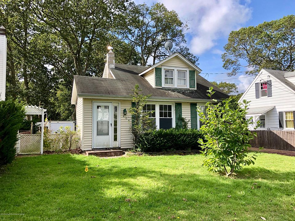 2nd image of 406 Moore Rd