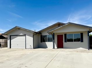 694 W Clay Ave, Earlimart, CA 93219