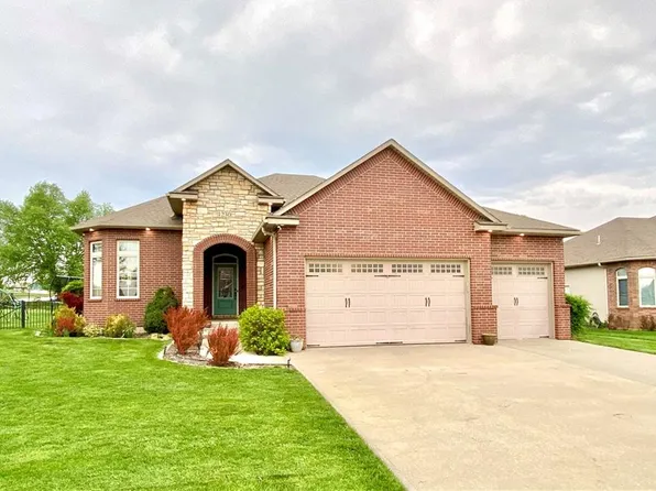 1230 Austin Ct, Warrensburg, MO 64093