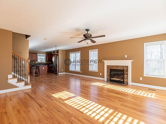 2nd image of 102 Wellington Ave