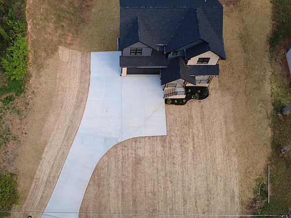 3rd image of 4916 Skyview Drive