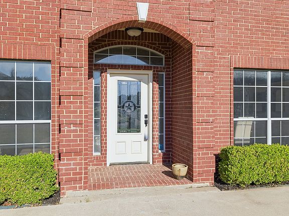 3rd image of 7000 Winthorp Dr
