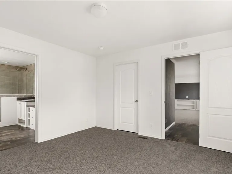 114 S Diamond St — Photo 5