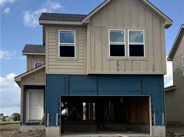 1308 SE Windbreak Dr, Lees Summit, MO 64081