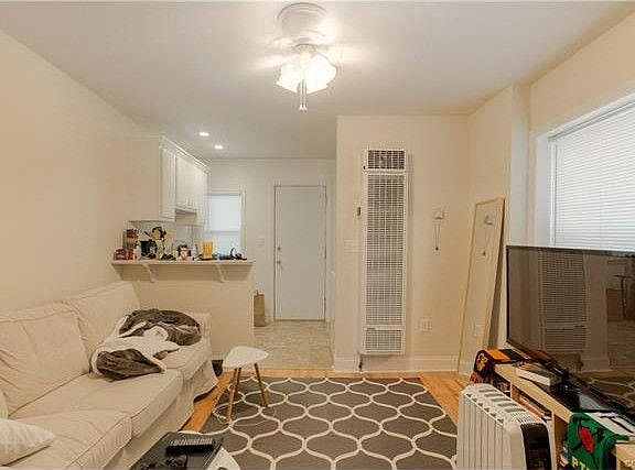 2nd image of 9 S Crenshaw Ave APT A