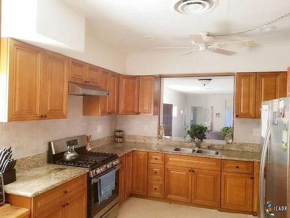 4th image of 625 Sandalwood Dr