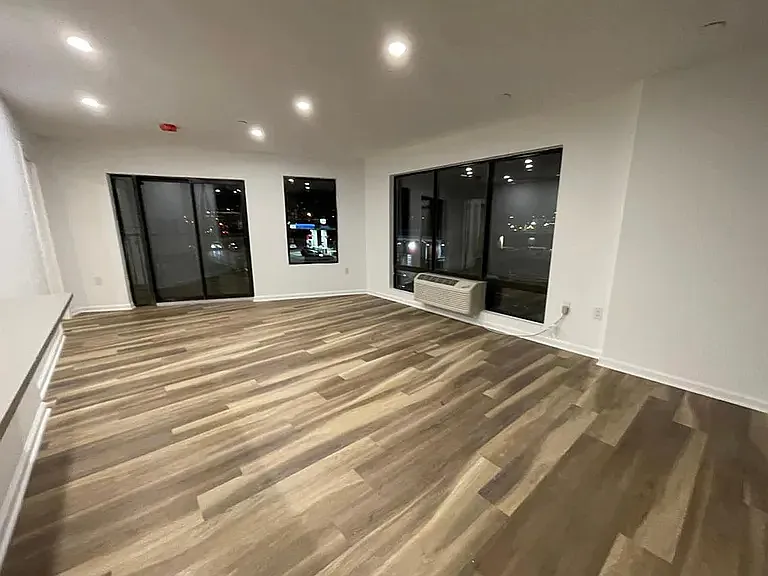 1 bed, 750 sqft, $2,100 — Photo 2