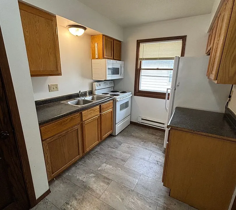 1122 7th St S