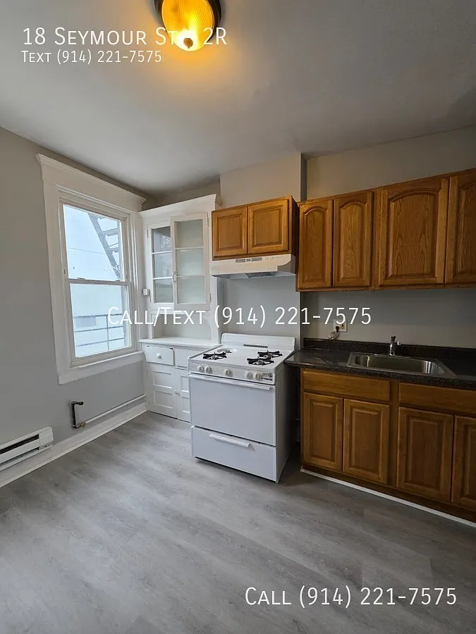 Building Photo - 18 Seymour St #2R