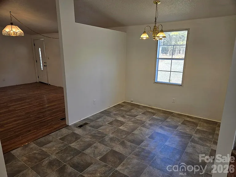 1718 Measmer St — Photo 18
