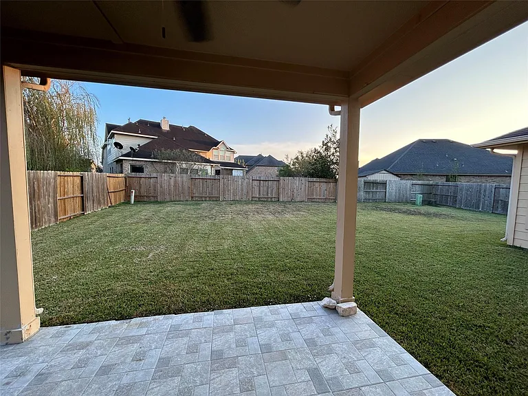7936 Lake Commons Dr — Photo 30