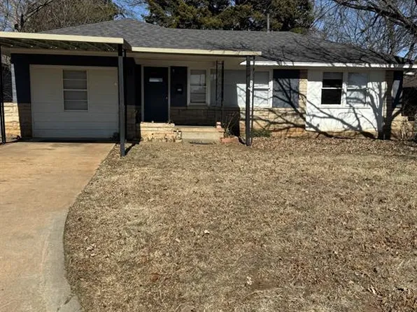 1215 NW Logan Ave, Lawton, OK 73507
