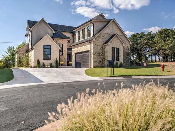6717 Royale Ct, Edmond, OK 73025