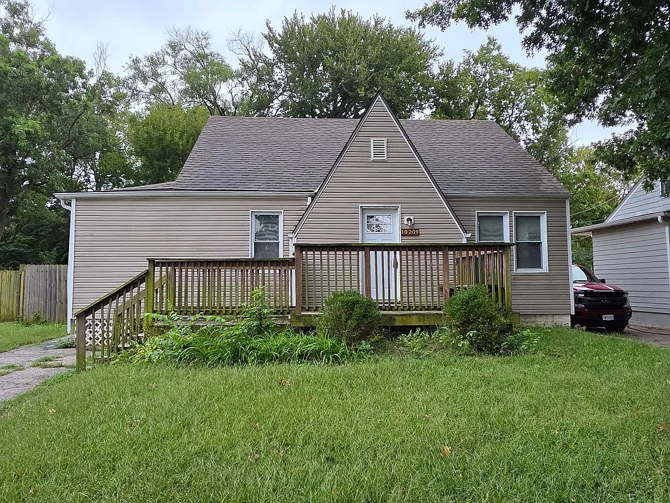 10209 E 58th Ter