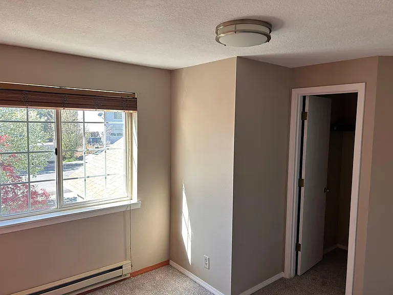 1884 NE Monroe Ln — Photo 8