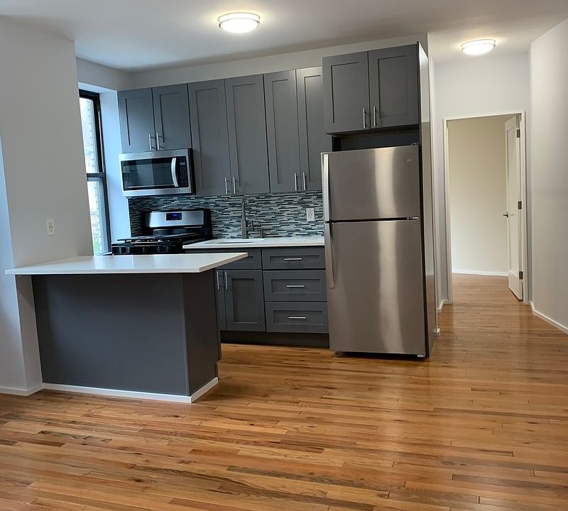 1st image of 164 E 33rd St #3