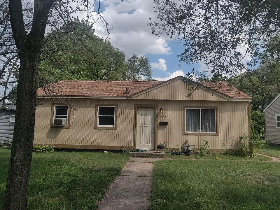 2124 Martha Ave