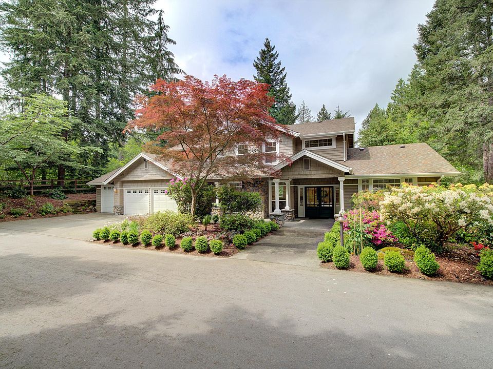 1st image of 2609 E Beaver Lake Dr SE