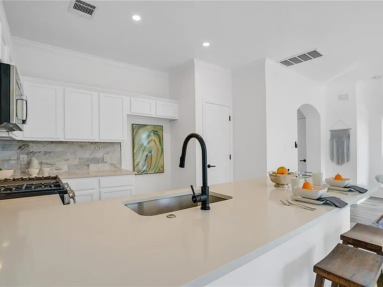 8805 Mountain Shadows Cv #A — Photo 8
