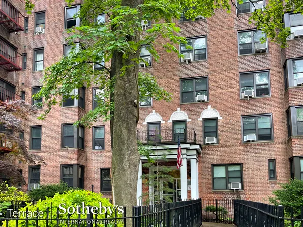 88-10 34th Avenue image 16 of 17