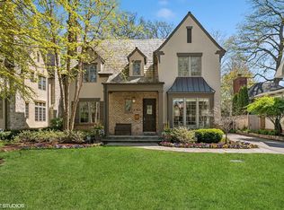 390 Hawthorn Ln, Winnetka, IL 60093
