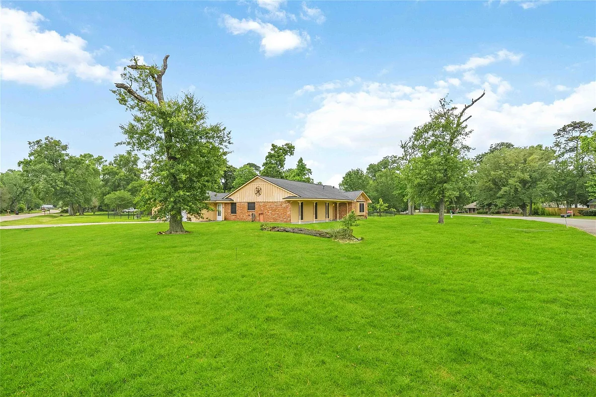 Building Photo - 435 Rolling Wood Rd