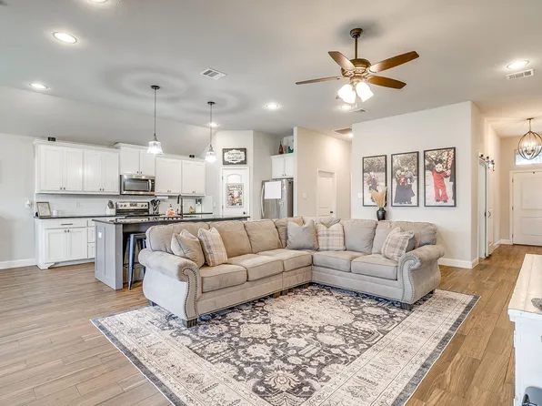 210 Harp Ave, Godley, TX 76044