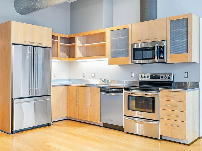 1400 NW Irving St #510 — Photo 9