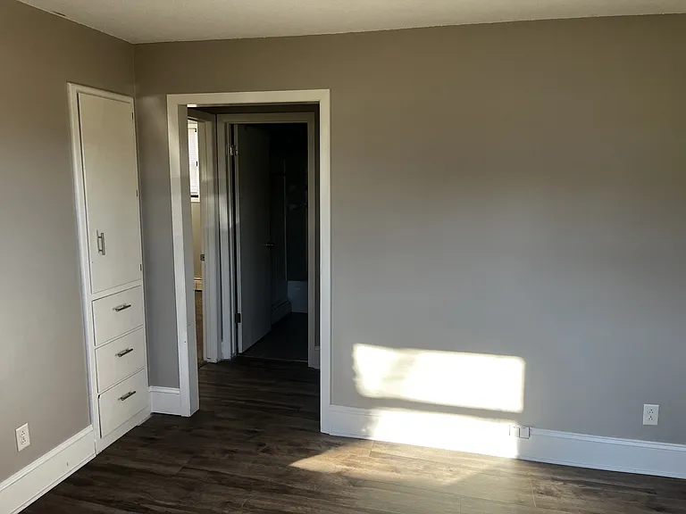 300 2nd St SW — Photo 6