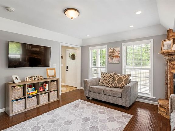 5th image of 488 Buckley Way