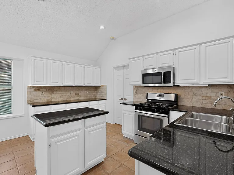 743 Pulitzer Ln — Photo 14