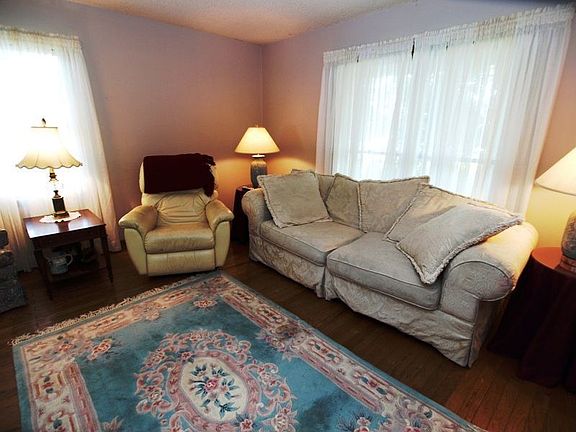 Bright & Airy Living Room w/ Hardwoods