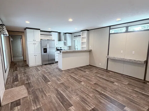 2099 Outer Rd #161, Bates City, MO 64011