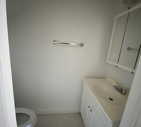 4th image of 369 Circuit Ln Unit B