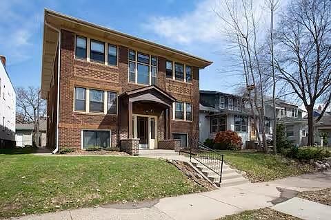 1st image of 3229 Garfield Ave APT 2