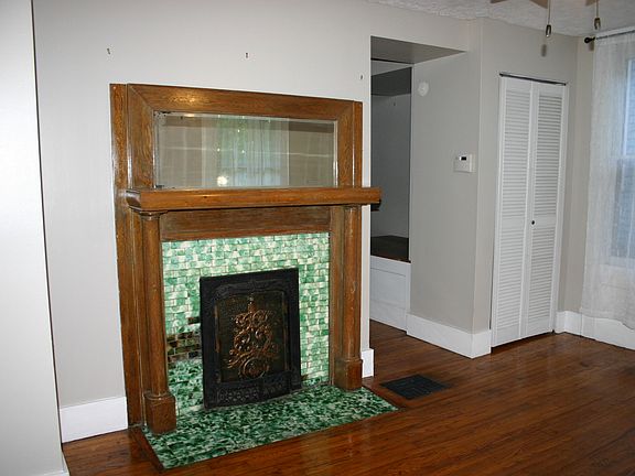 2nd image of 719 NE Deery St #1