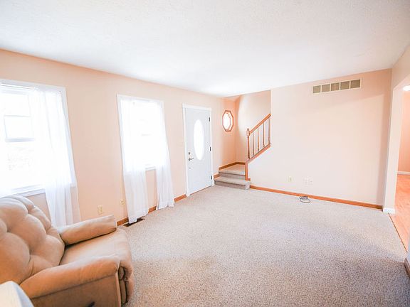 2nd image of 1678 Lanes East Dr