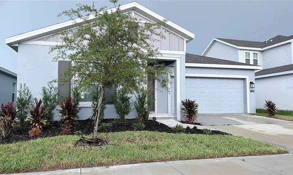 1129 Deepwater Cir