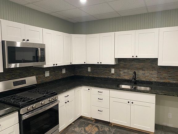 5th image of 301 Fairview Ave