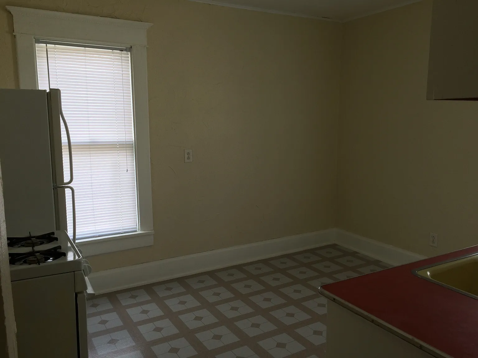 1406 W. 3rd St - 1/2 — Photo 2