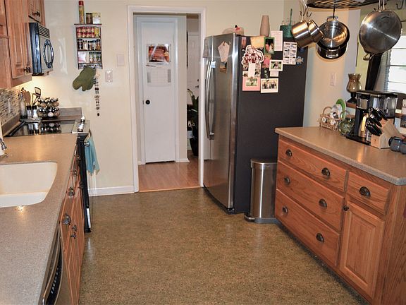 5th image of 2514 Demaret Dr