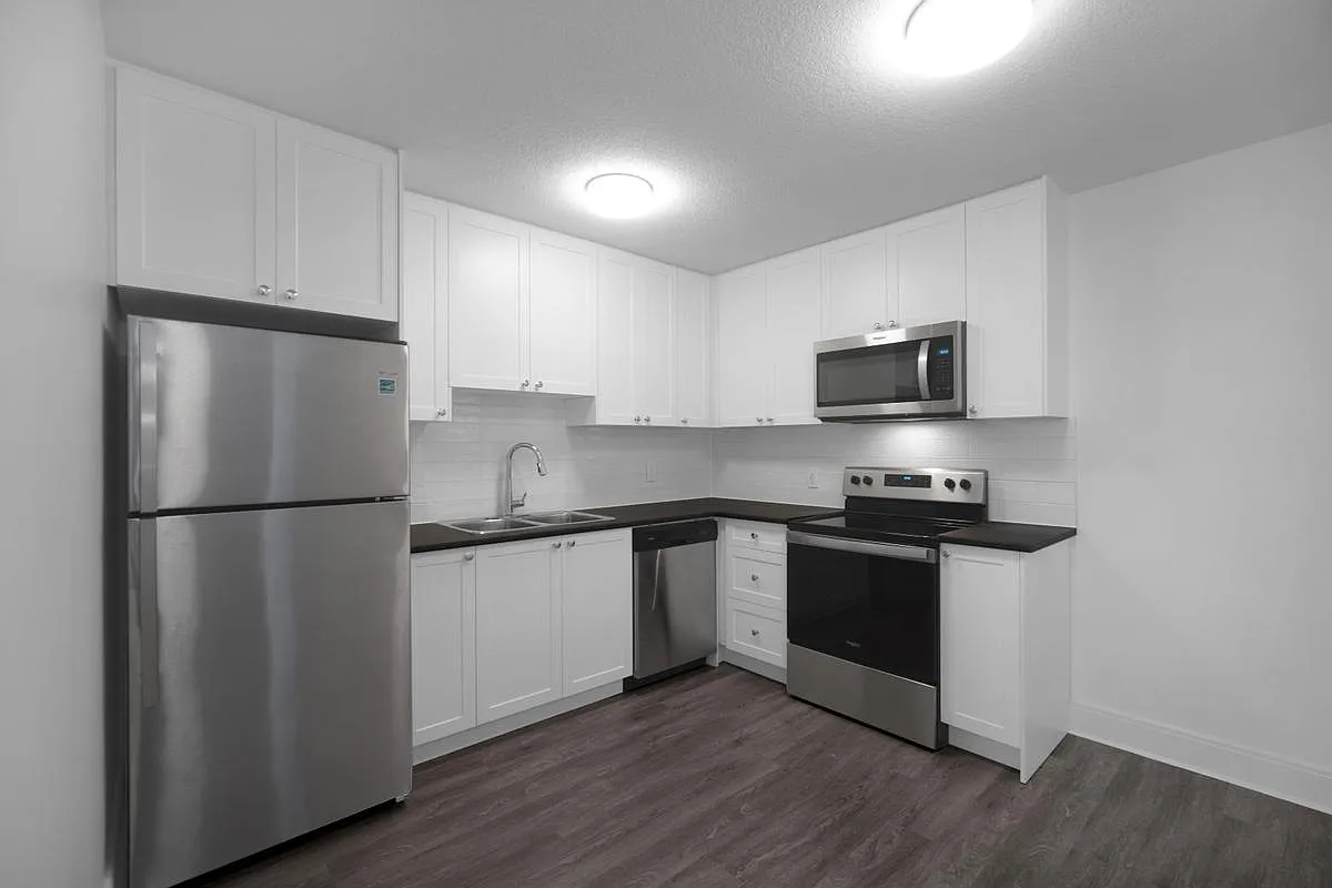 Prideaux Apartments — Photo 2