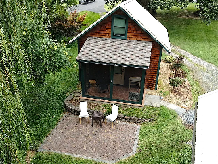 309 Windsor Ave — Photo 3