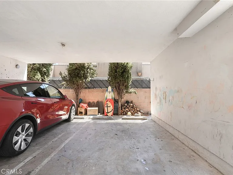 1530 N Mariposa Ave — Photo 19