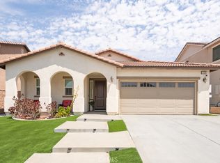 15686 Parry Peak Dr, Fontana, CA 92336