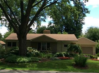 1635 Maplewood Ave, Sylvan Lake, MI 48320