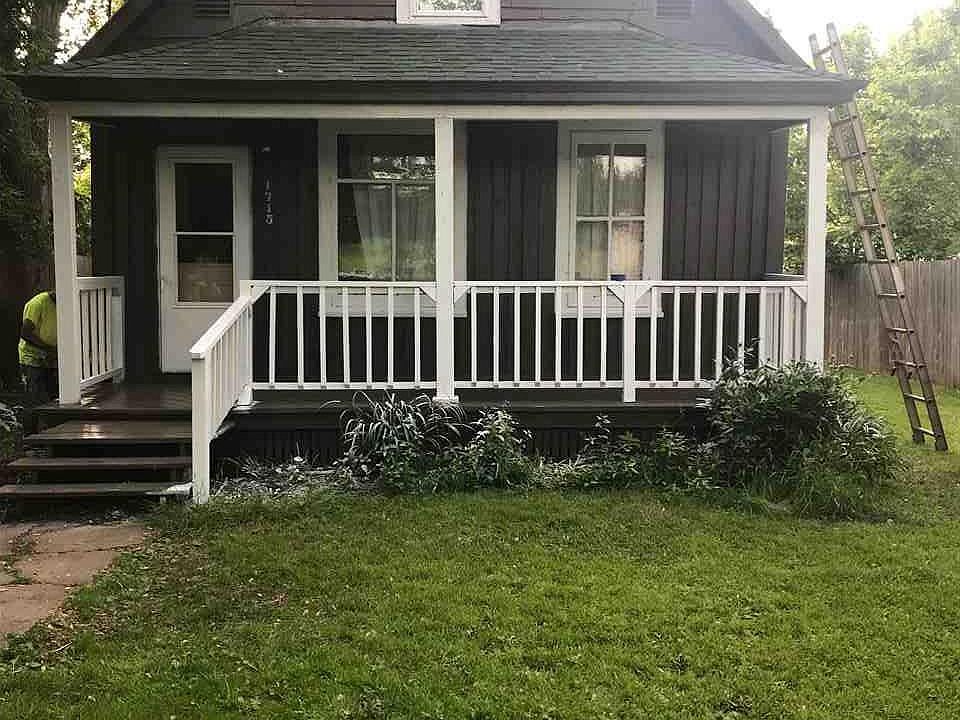 1st image of 1715 6th St E