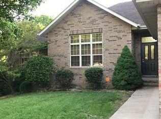 700 E Piney Rdg, Nixa, MO 65714
