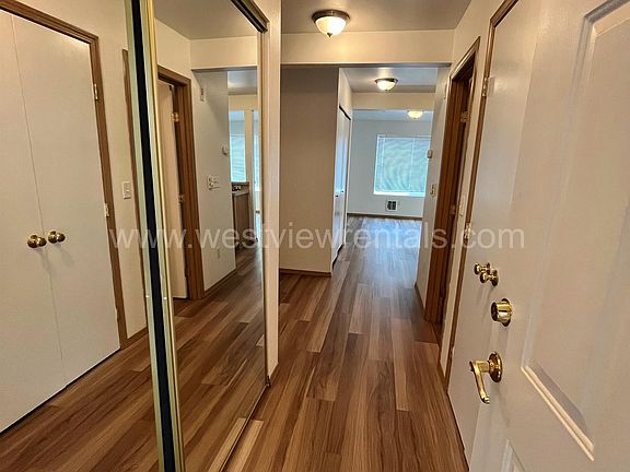 4th image of 524 32nd St #10523280