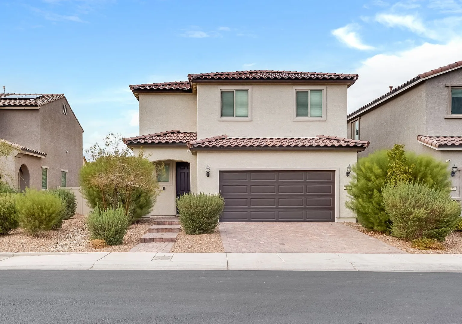 Bright & Spacious Las Vegas Home with Private Backyard — Photo 1